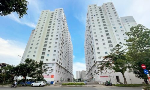 CHUNG CƯ 1050 – bán căn hộ 2 phòng ngủ, tầng cao.